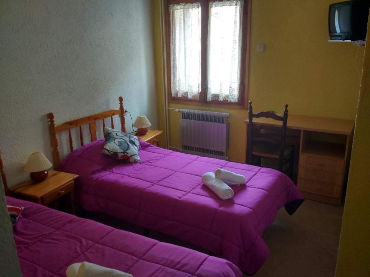 Hostal Pas De La Pera Aransa ภายนอก รูปภาพ
